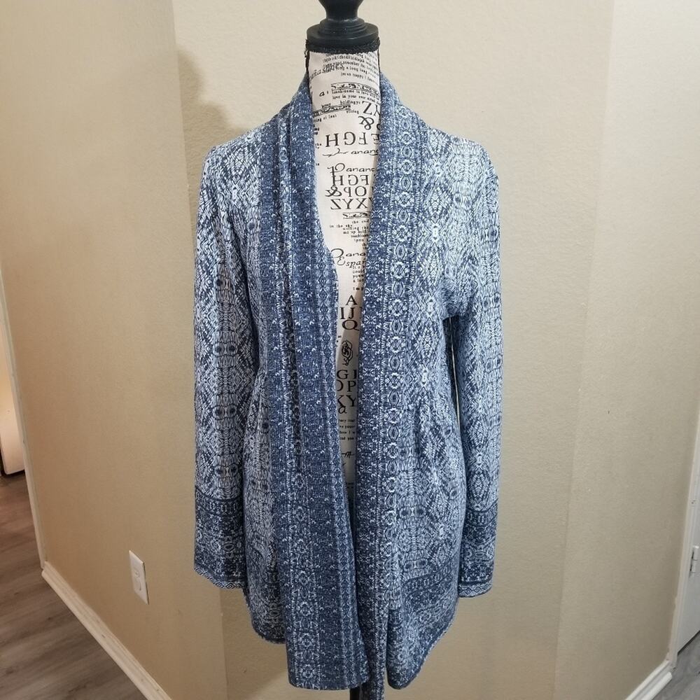 DALIA buttonless cardigan size large